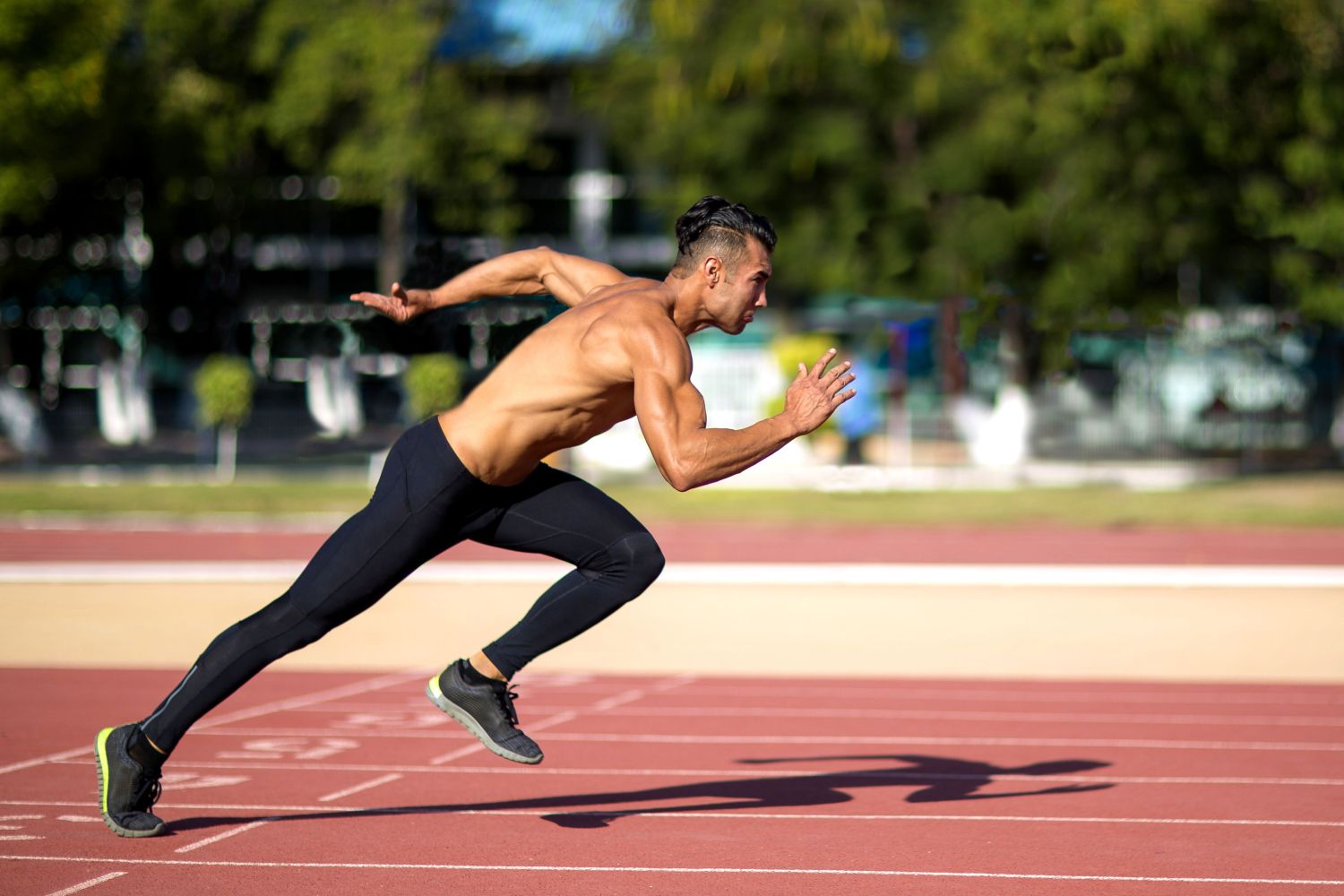 Krótkie dystanse, biegi terenowe czy maratony – który rodzaj biegania najbardziej obciąża układ kostno-stawowy? 3